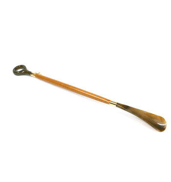 Calzador largo para los zapatos con aro decorativo - Solohombre