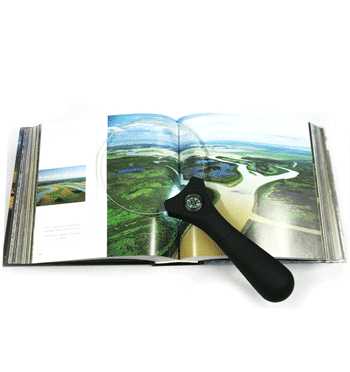 Lupa con luz de leds para leer texto pequeño y brújula