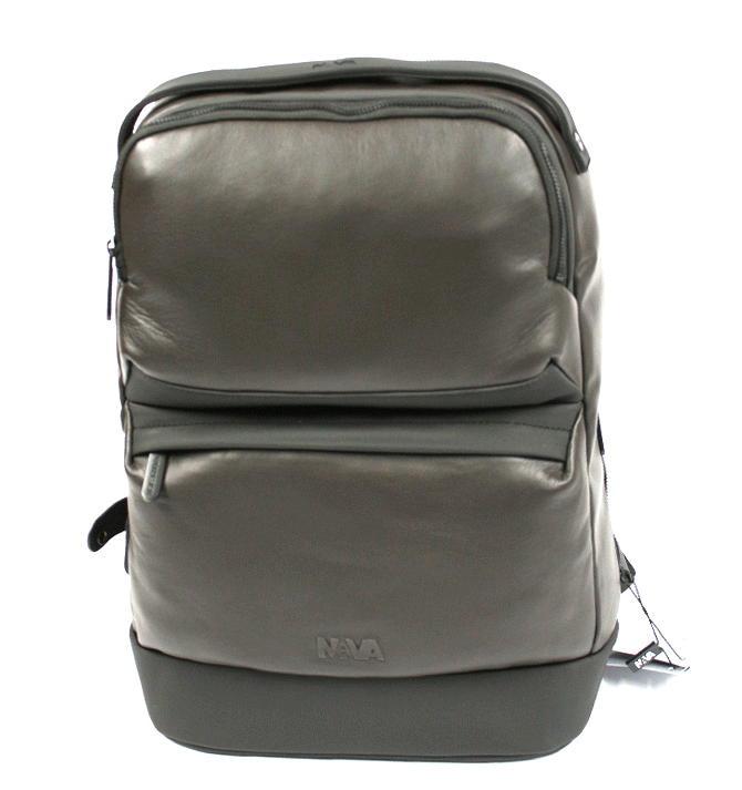 Mochila de piel con bolsillos frontales marca Nava Design color marrón - Solohombre