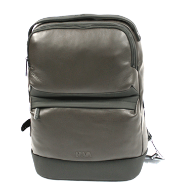 Mochila de piel con bolsillos frontales marca Nava Design color marrón - Solohombre