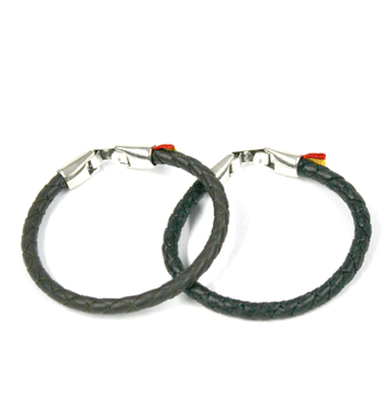 Pulsera sencilla de cuero trenzado con cierre de metal - Solohombre