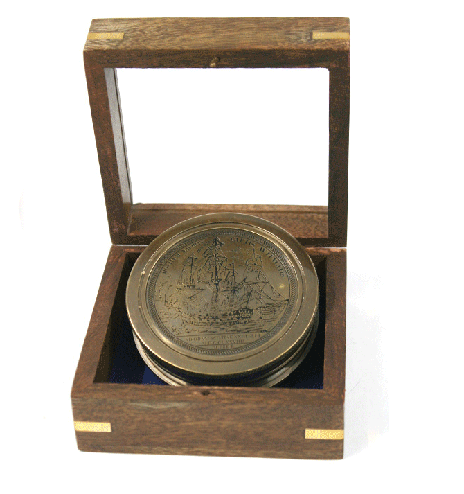 Réplica de Brújula antigua con tapa y caja de madera - Solohombre