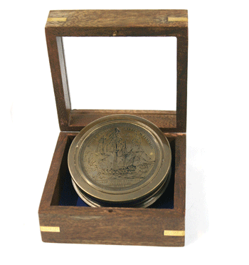 Réplica de Brújula antigua con tapa y caja de madera - Solohombre