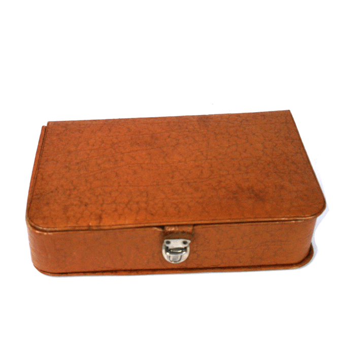 Set estuche de aseo con accesorios de afeitar